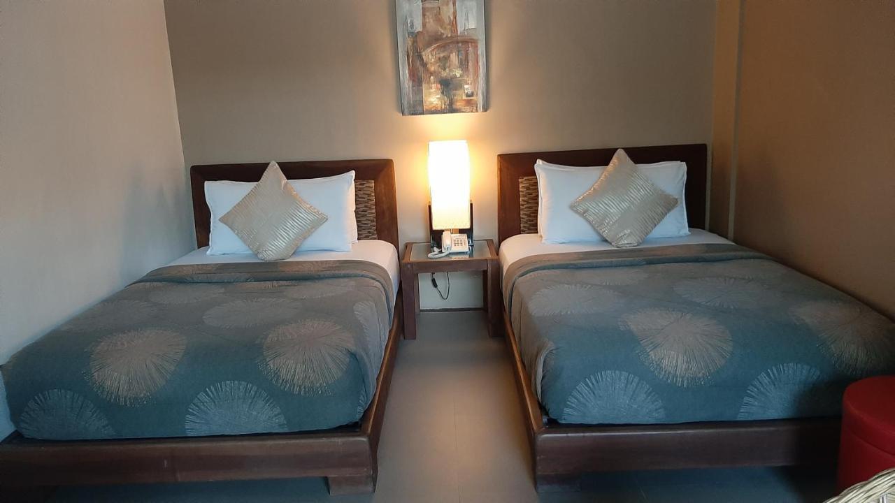 Urban Sands Hotel Iloilo מראה חיצוני תמונה