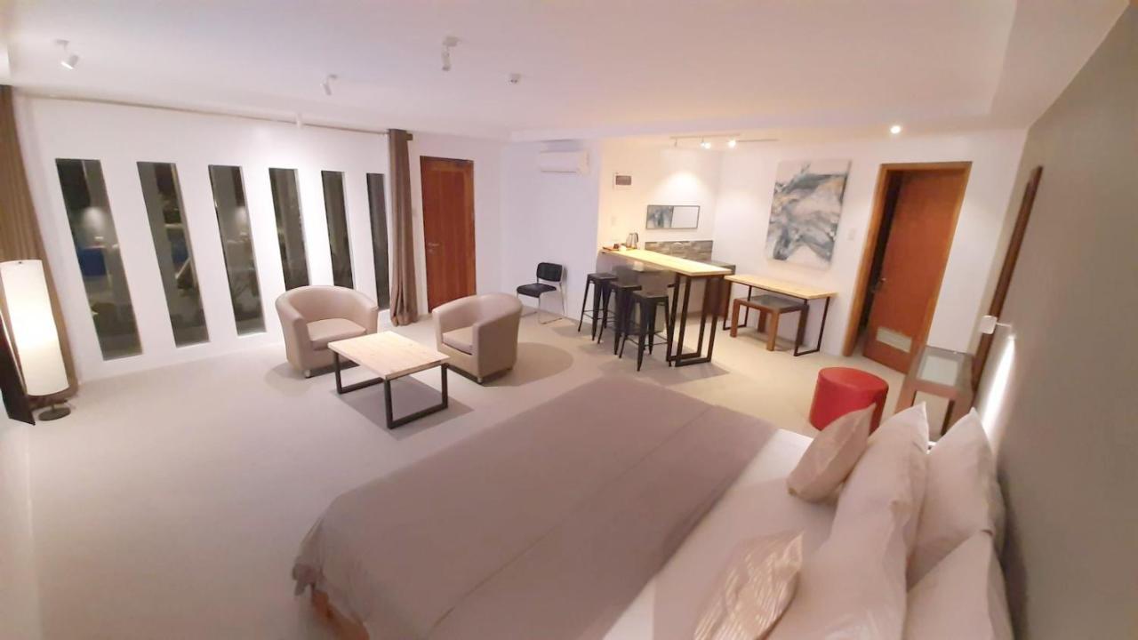 Urban Sands Hotel Iloilo מראה חיצוני תמונה