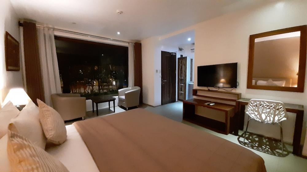 Urban Sands Hotel Iloilo מראה חיצוני תמונה